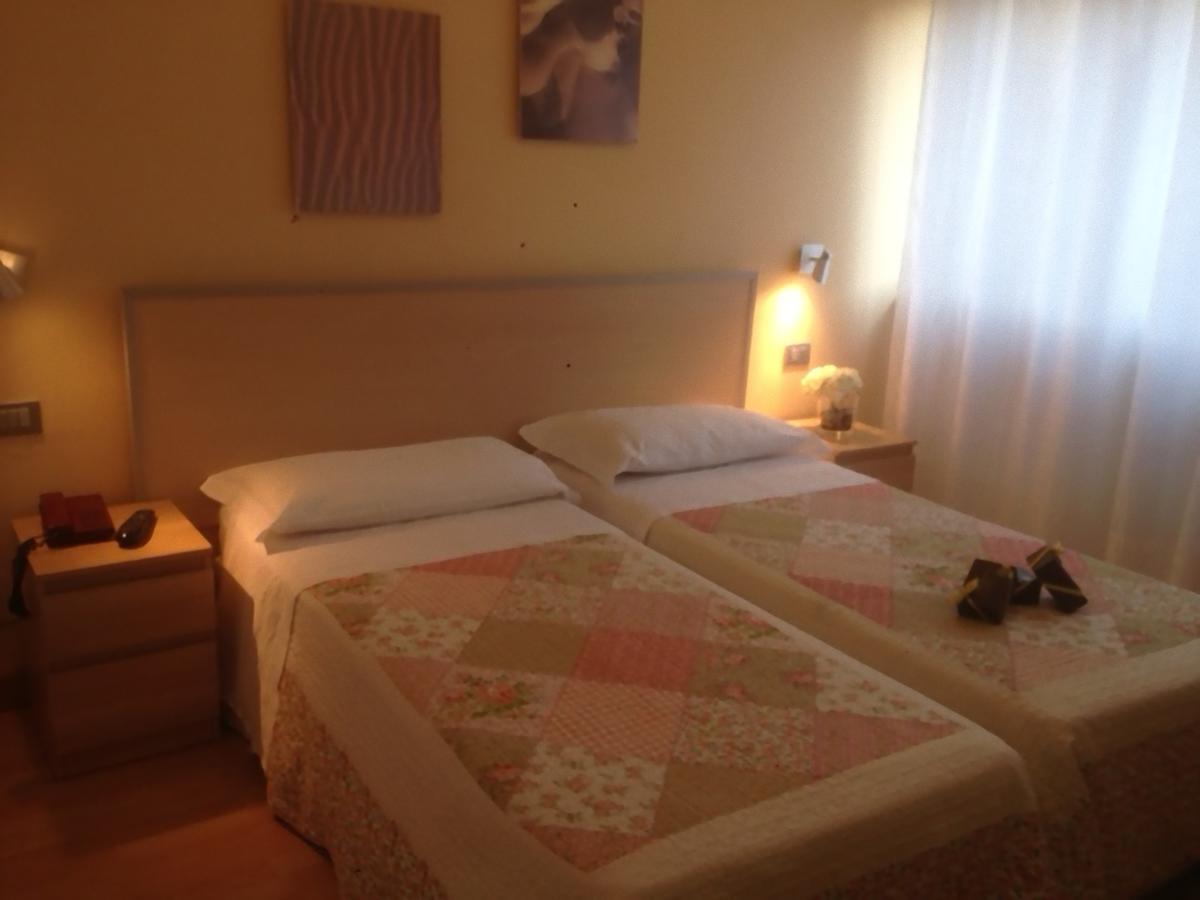 Hotel Butterfly Montecatini Terme Ngoại thất bức ảnh