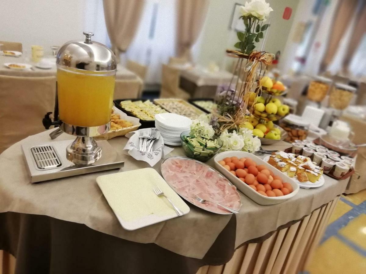 Hotel Butterfly Montecatini Terme Ngoại thất bức ảnh